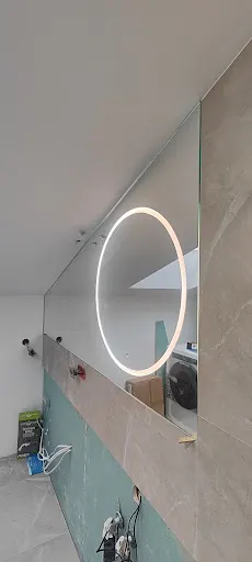 Logos | szklarz - Szkło z Przyszłością